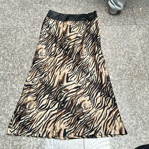 Oscar de la Renta Silk Brown zebra skirt